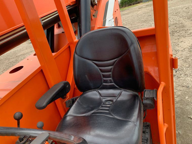 2014 JLG 8042