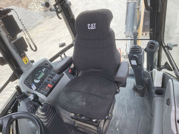 2018 Caterpillar 420F2