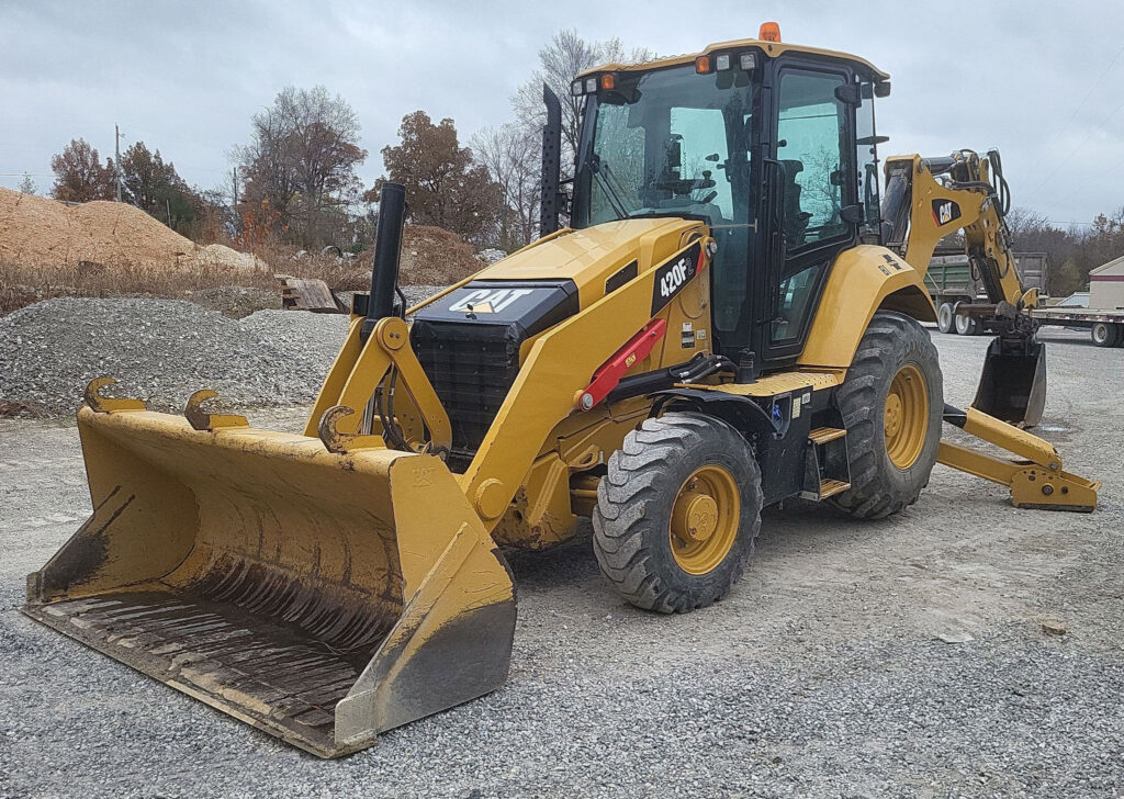 2018 Caterpillar 420F2