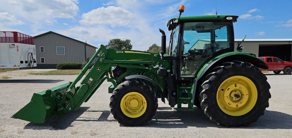 2017 John Deere 6130R