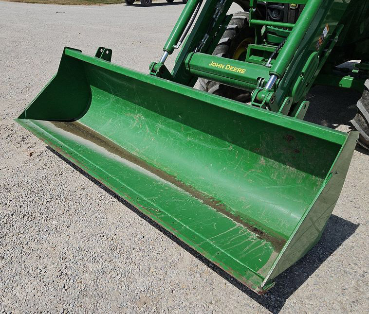 2017 John Deere 6130R