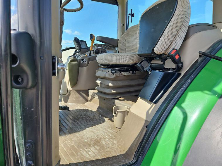 2017 John Deere 6130R