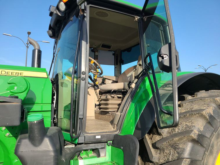 2017 John Deere 6155M